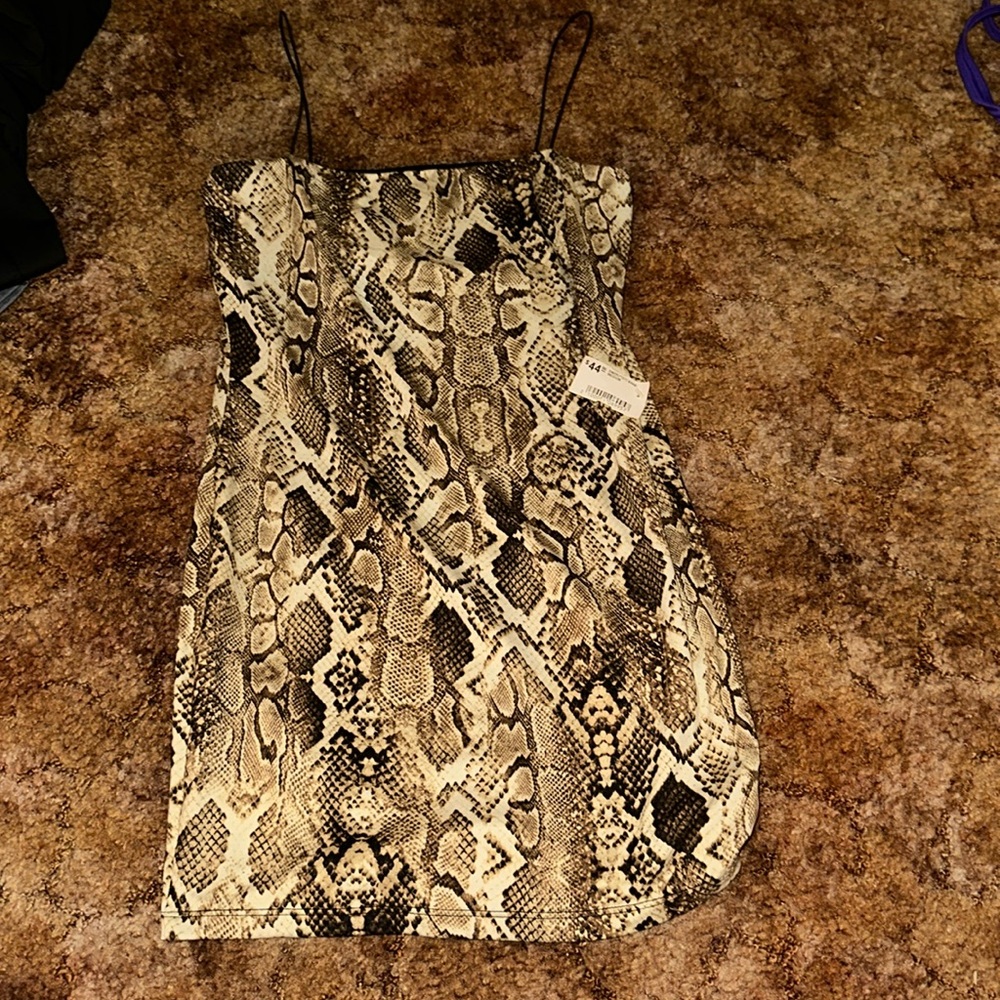 womens medium body con dress nwt snake print
